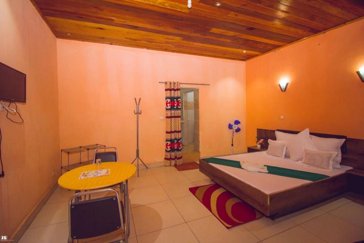 Hotel National Ambilobe 外观 照片
